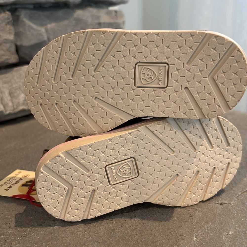 ARIAT Lil’ Stompers Anna cruisers,slip on,pull tab,feather print,rugged sole - Picture 7 of 13